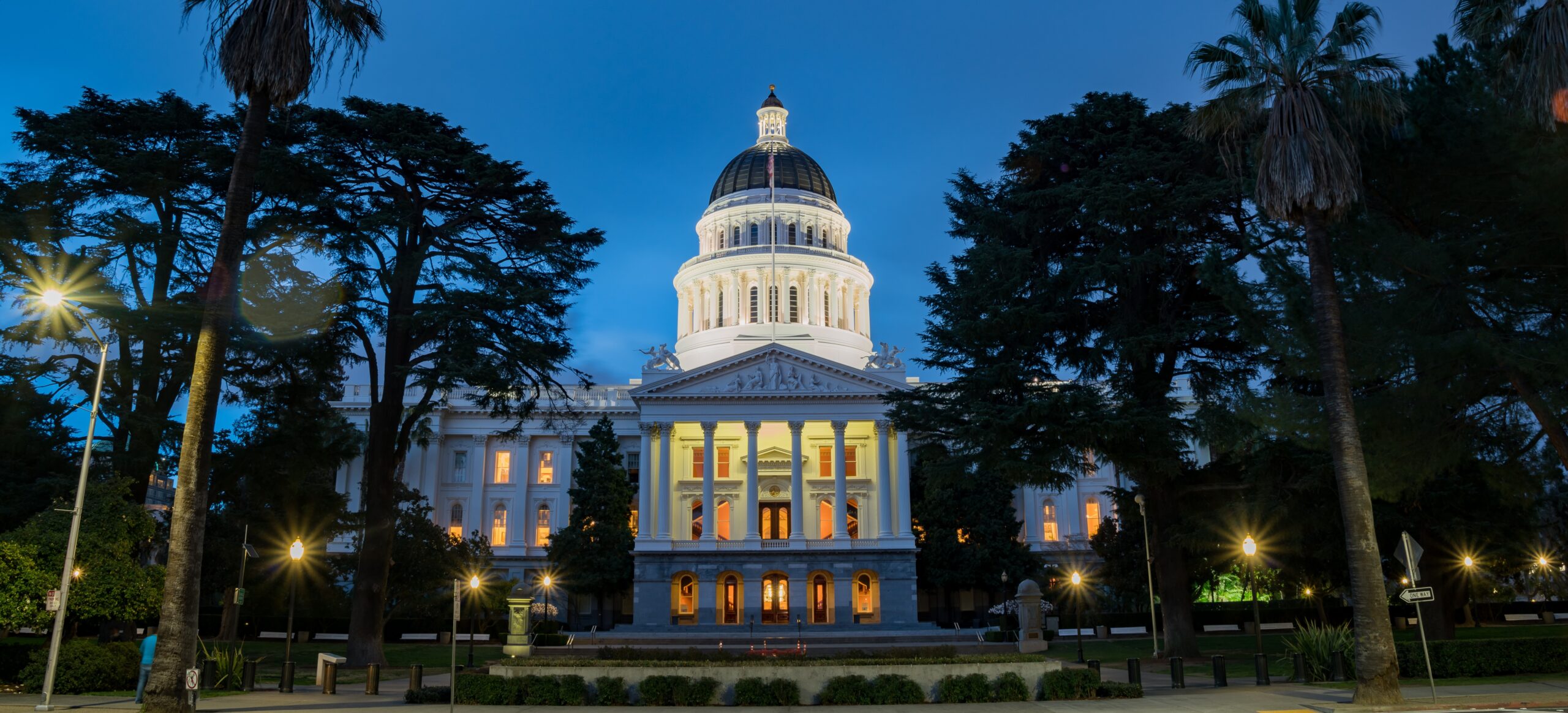 Night view of the historical California State Capitol